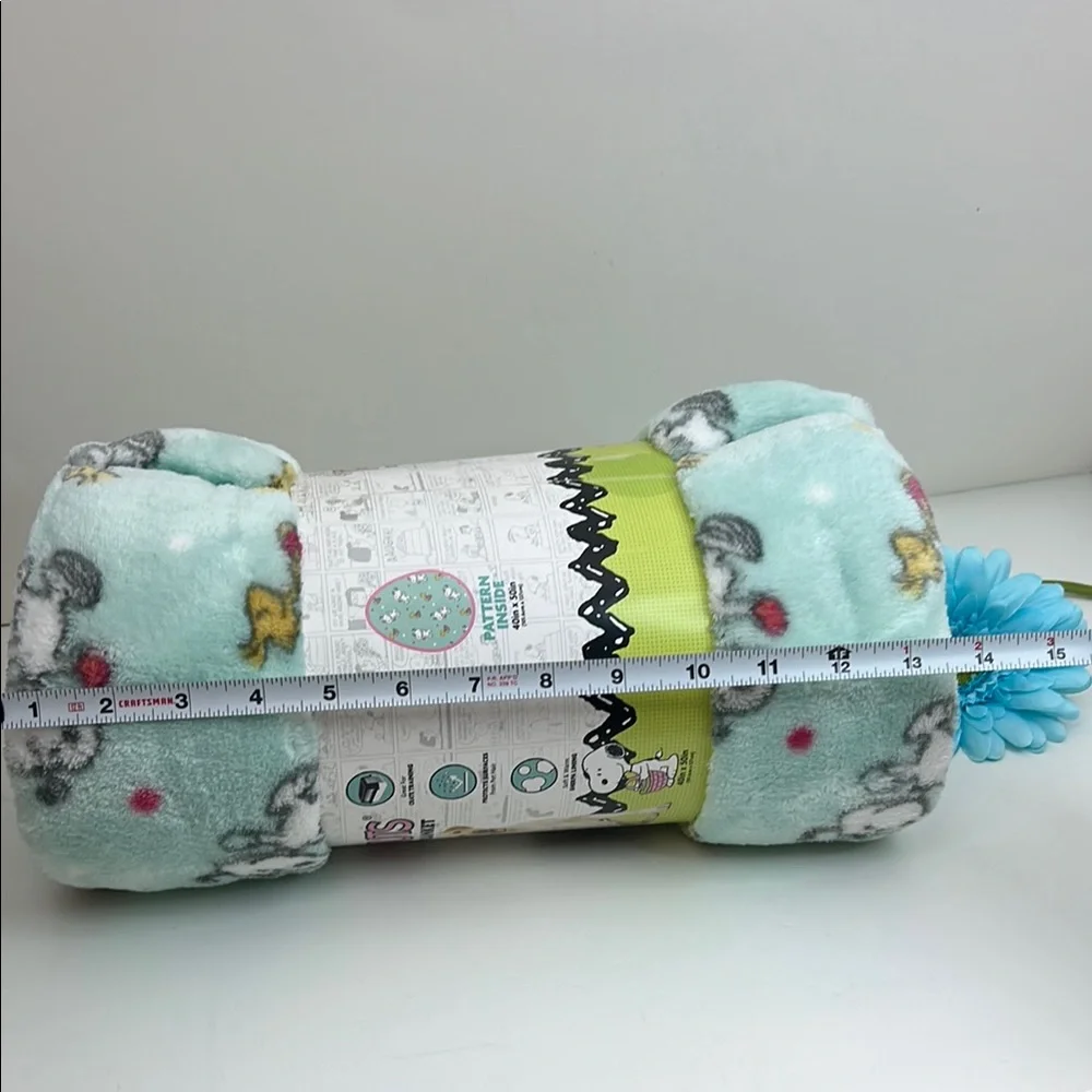 Peanuts Snoopy Pet Blanket 40”x50” soft and cozy cute Easter design NWT!
